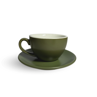 Ly và cốc uống cà phê