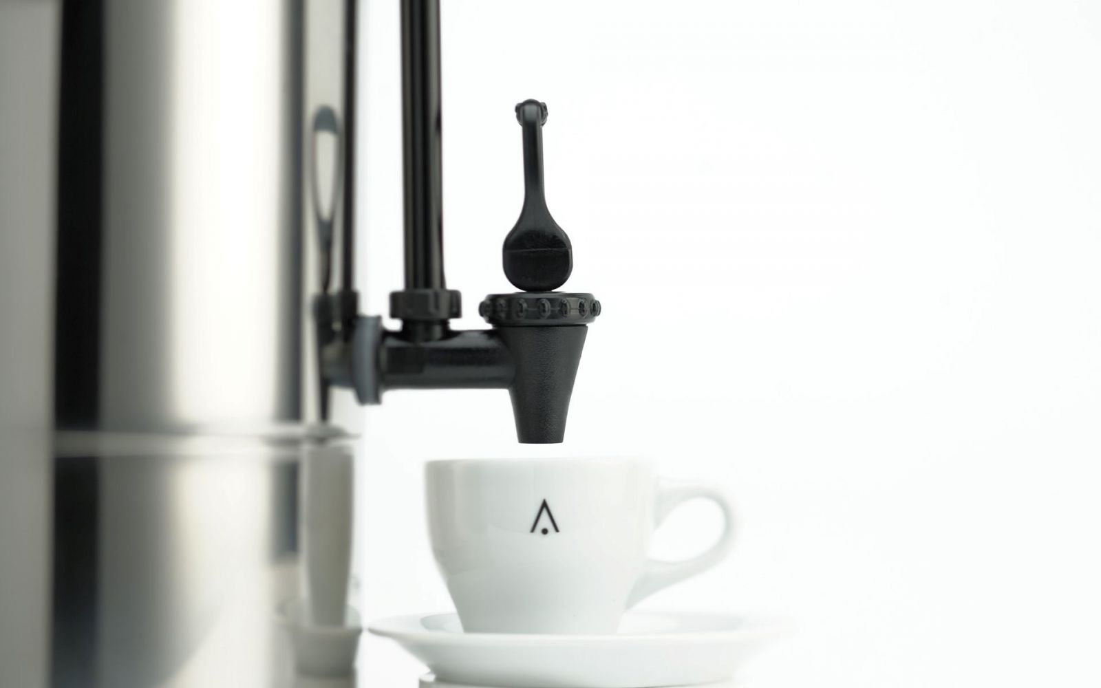 Bình pha cà phê Animo Percostar 6.5 – Ngôi sao mới cho nhà hàng, khách sạn