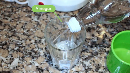 DEEP CLEANING YOUR FILTER COFFEE MAKER BY WHITE VINEGAR