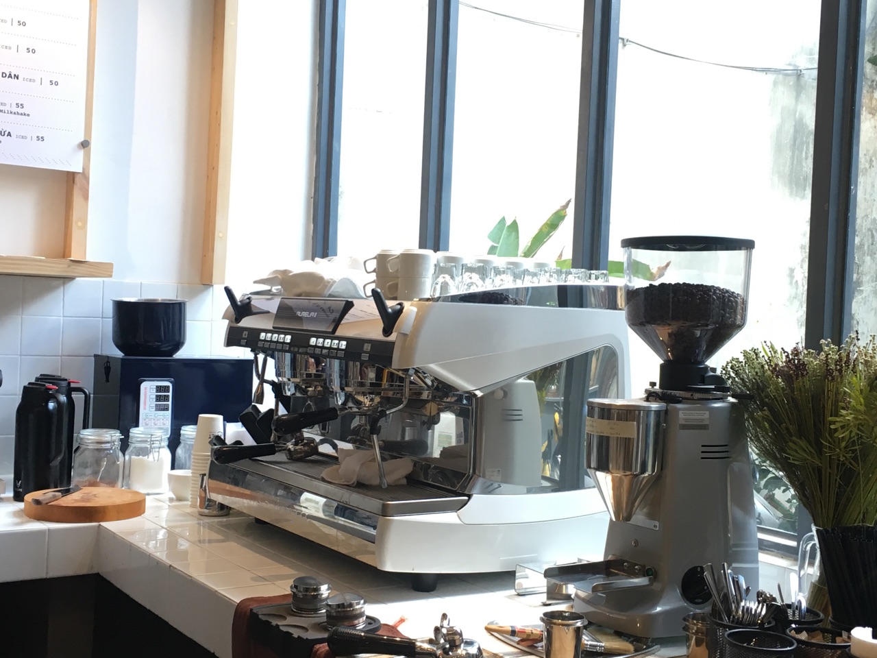 3 Types of professional coffee machines – Dominate the market in Vietnam