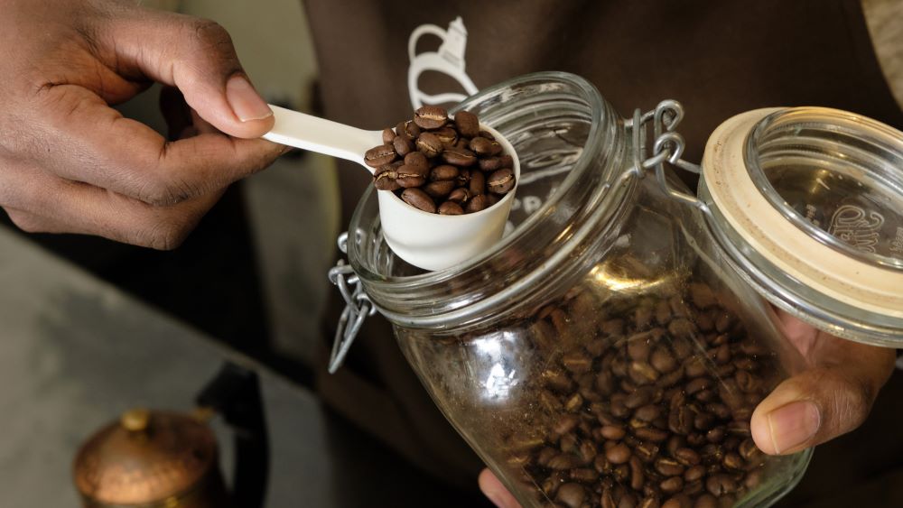 Tại sao cần bảo quản cà phê hạt?