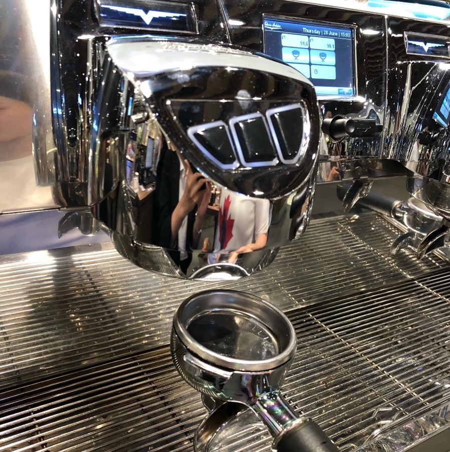 CLEANING ESPRESSO COFFEE MACHINE ORIGINAL WITH VINBARISTA