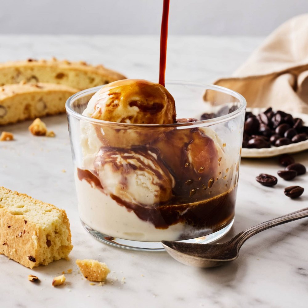 Thêm topping để thưởng thưởng cà phê kem thêm trọn vị