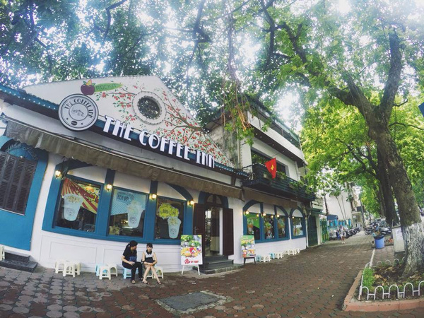 WELL-KNOWN CAFÉ CHAINS BEAT RETREAT FROM VIETNAM