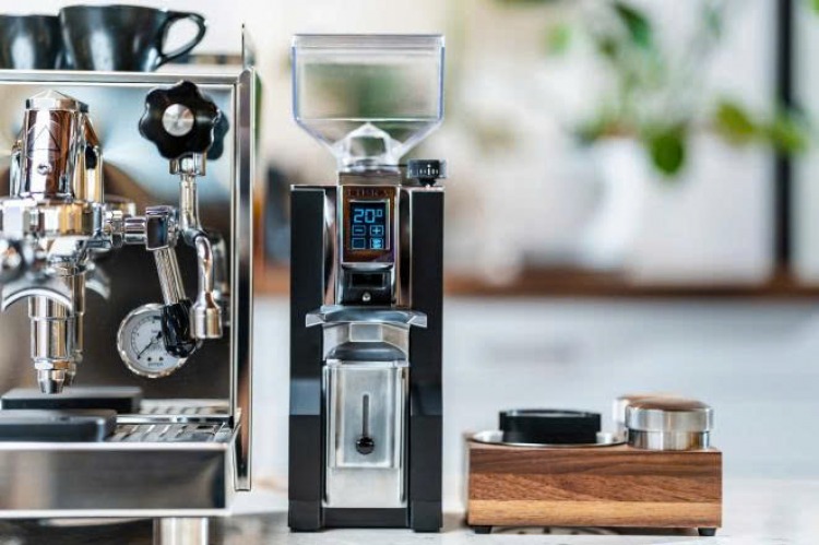 Đánh Giá Chi Tiết Eureka Mignon Libra 65 AP: Máy Xay Cà Phê Chính Xác Từng Gram